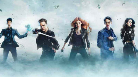 Young adult/teen girl shows backdrop